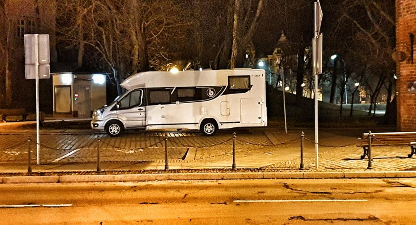 Legnica. Kamper przy bramie Głogowskiej. Fot Andrzej Trzeciak