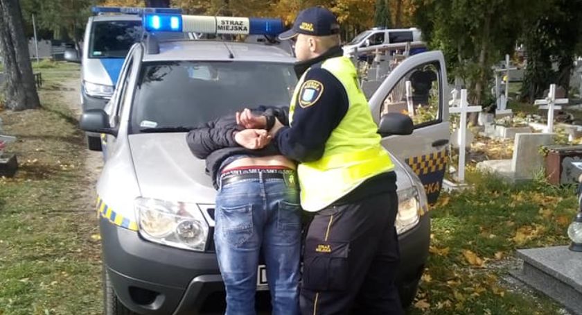Zdjęcie Zatrzymanie osoby dewastującej groby na cmentarzu w Legnicy