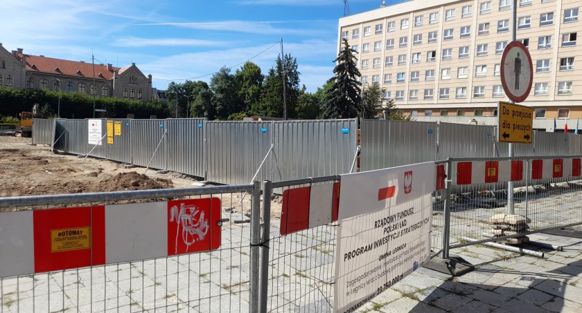 Zdjęcie: plac Słowiański w Legnicy. Fot. Paweł Jantura