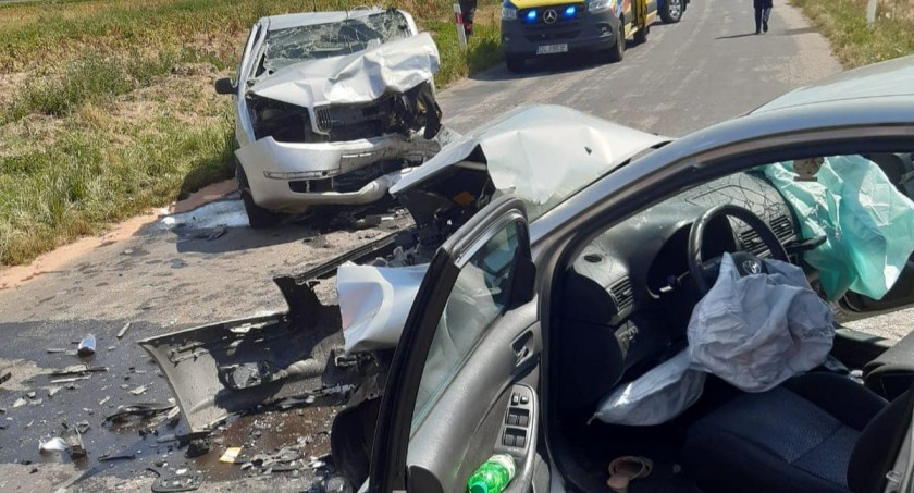 Zdjęcie: Wypadek na drodze Taczalin - Biernatki. Fot. Straż Pożarna Legnica