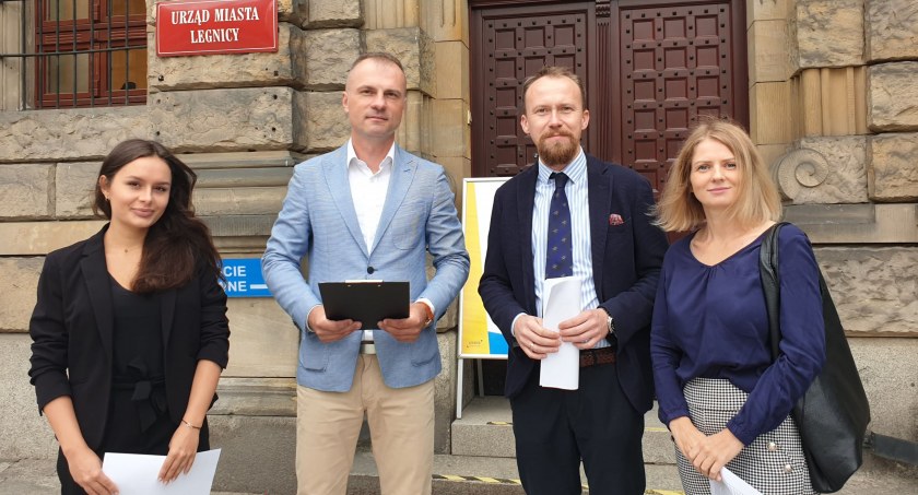 Na zdjęciu: Jarosław Rabczenko, Maciej Kupaj, Karolina Jaczewska-Szymkowiak i Aleksandra Krzeszewska. Fot. Andrzej Trzeciak
