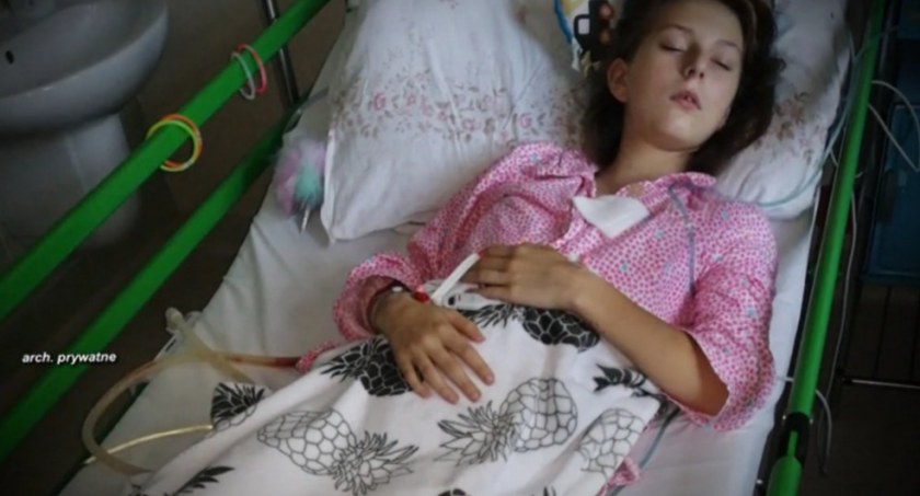 Zdjęcie: Ksenia w szpitalu. Kadr z reportażu 