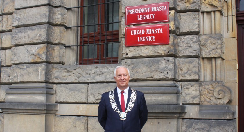 Zdjęcie: Prezydent Legnicy Tadeusz Krzakowski. Fot. Piotr Kanikowski