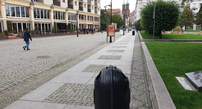 Zdjęcie: Ul. Najświętszej Marii Panny w Legnicy. Fot. Andrzej Trzeciak