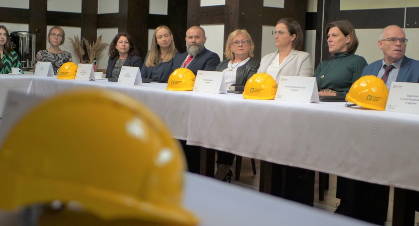 Zdjęcie. KGHM ogłasza kontynuację swego patronackiego programu w roku szkolnym 2022/2023.