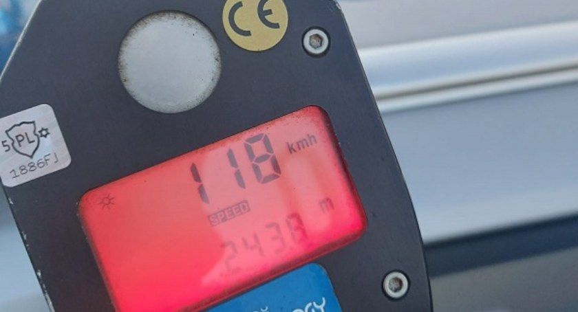 Zdjęcie: Policyjny radar zarejestrował prędkość 118 km/h (fot. Policja Legnica)