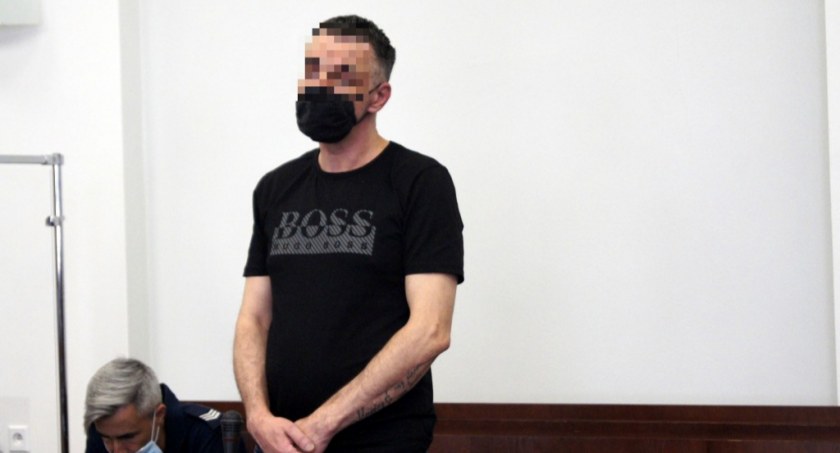 Zdjęcie: Artur Rz. podczas procesu przed Sądem Rejonowym w Legnicy (fot. Piotr Kanikowski)