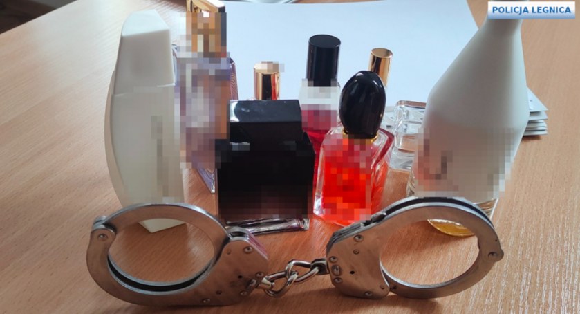 Zdjęcie: Łupy zabrane złodziejowi przez policję (fot. KMP w Legnicy)