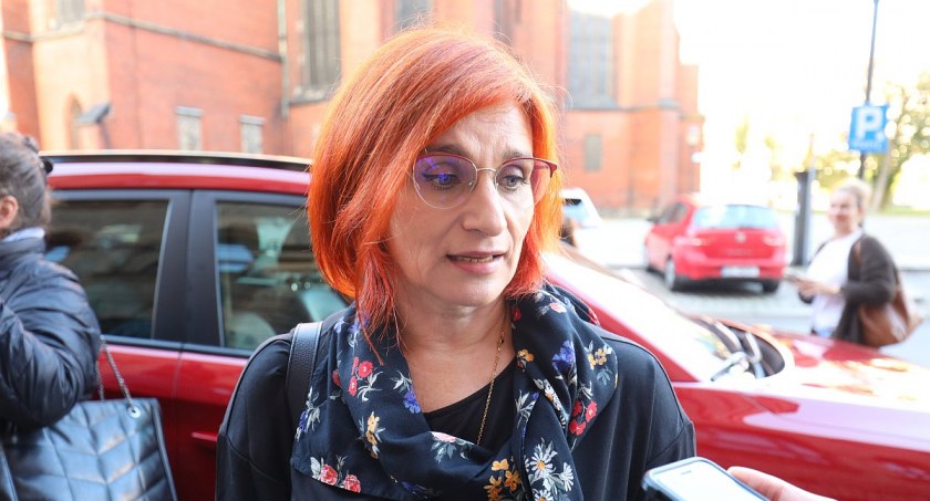 Zdjęcie: Aneta Mazur. przewodnicząca Komisji Międzyzakładowej NSZZ Solidarność przy MOPS w Legnicy (fot. Andrzej Trzeciak).