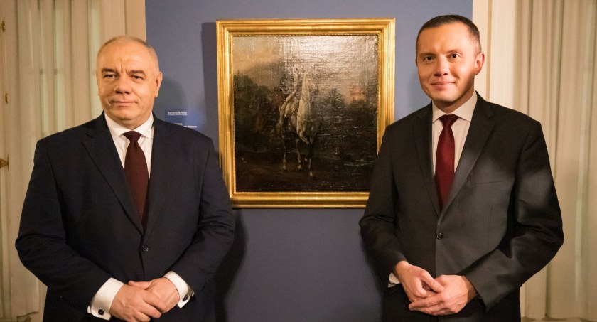 Zdjęcie: Wicepremier Jacek Sasin i prezes KGHM Tomasz Zdzikot z obrazem Canaletta. Fot. KGHM