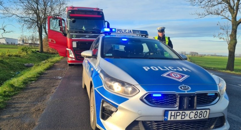 Zdjęcie: policja podczas kontroli Fot.: KWP