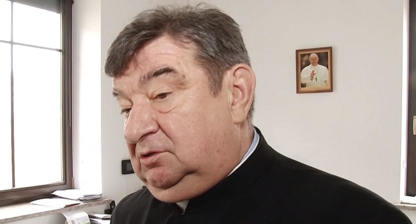 Zdjęcie: Ks. Jan Mateusz Gacek od lat zajmuje się pomocą bezdomnym oraz dzieciom z trudnych środowisk. Fot. Andrzej Trzeciak
