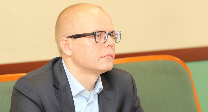 Zdjęcie: Łukasz Laszczyński, radny Rady Miejskiej w Legnicy. Fot. Andrzej Trzeciak.