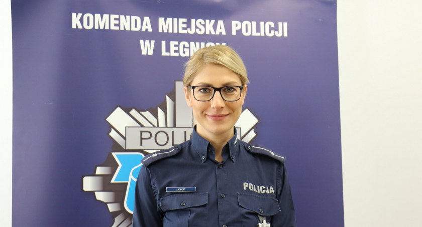 Zdjęcie: Komisarz Jagoda Ekiert, oficer prasowa Komendy Miejskiej Policji w Legnicy. Fot. Andrzej Trzeciak.