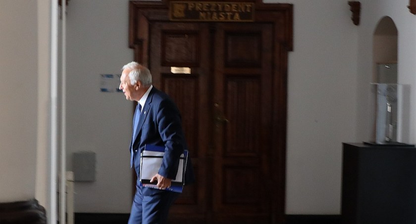 Zdjęcie: Tadeusz Krzakowski, prezydent Legnicy. Fot. Andrzej Trzeciak.