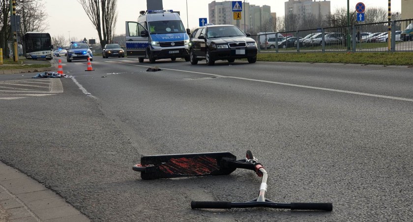 Zdjęcie: Miejsce wypadku na ul. Sikorskiego w Legnicy. Fot. Andrzej Trzeciak.