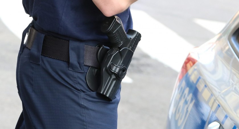Zdjęcie: Pistolet policyjny Fot. Andrzej Trzeciak