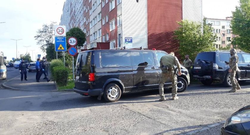 Zdjęcie: Blok przy ul. Wielkiej Niedźwiedzicy, w którym doszło do zabójstwa. Fot. Paweł Jantura.