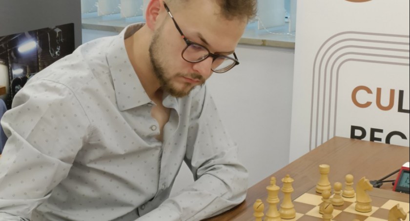 Zdjęcie: szachista Grzegorz Nasuta Fot.: mat.prasowe K.Sz. Legnica