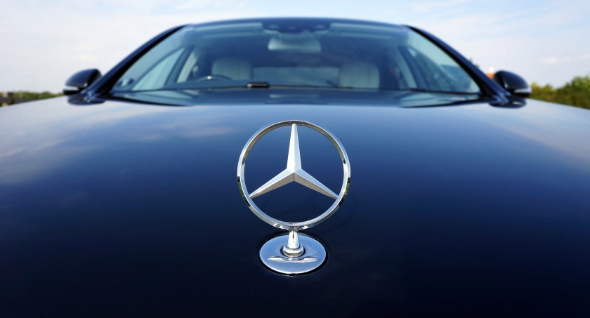 Zdjęcie ilustracyjne: samochód marki Mercedes. Fot. Pixabay