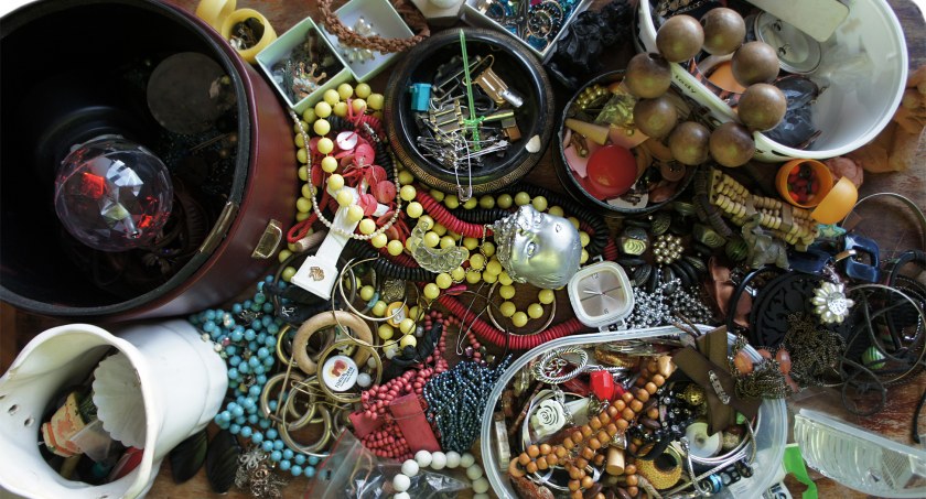 Zdjęcie: biżuteria Fot.: Galeria Sztuki