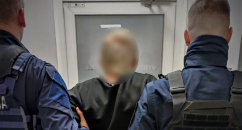 Zdjęcie: Zatrzymany przez policję 35-latek. Fot. Komenda Miejska Policji w Legnicy. 