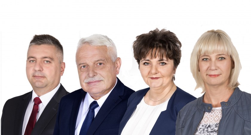Zdjęcie: (od lewej) Dariusz Popiwczak, Sławomir Kozioł, Celina Witkowska oraz Joanna Nitek. Źródło: TadeuszKrzakowski.eu
