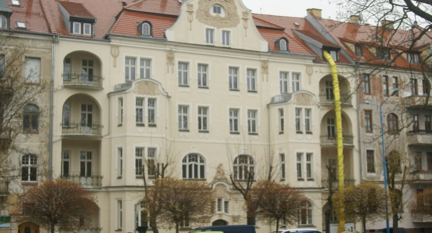 Zdjęcie: Kamienica przy Wojska Polskiego 5 w Legnicy. Fot. Piotr Kanikowski