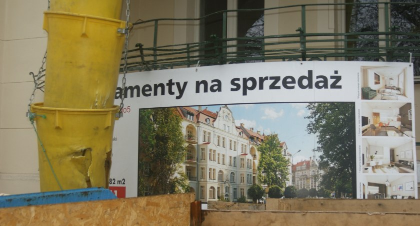 Zdjęcie: Przebudowa poddasza w kamienicy Wojska Polskiego 5 w Legnicy. Fot. Piotr Kanikowski 