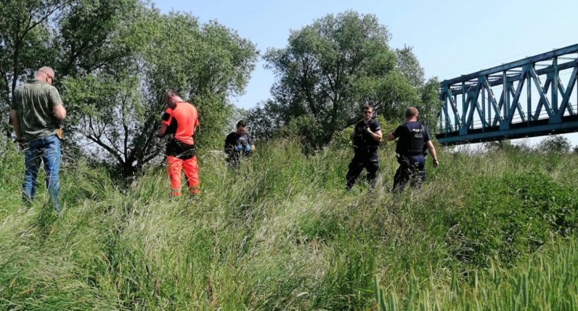 Zdjęcie: Miejsce wyłowienia zwłok. Fot. Komenda Miejska Państwowej Straży Pożarnej