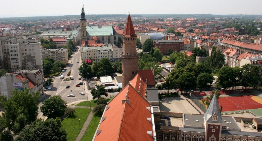 Zdjęcie: Panorama Legnicy z wieży Zamku Piastowskiego. Fot. Piotr Kanikowski
