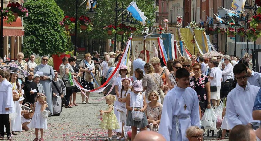 Zdjęcie: procesja Fot.: Andrzej Trzeciak