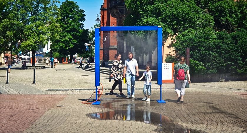 Zdjęcie: kurtyna wodna w Legnicy Fot.: Andrzej Trzeciak