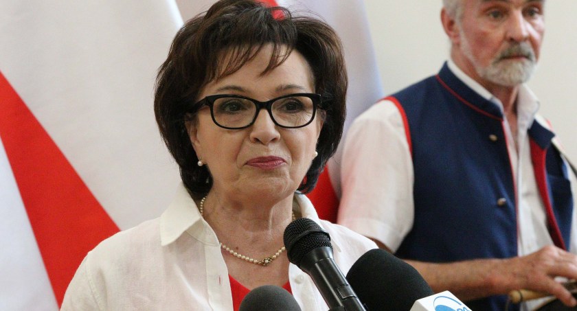 Zdjęcie: Marszałek Sejmu Elżbieta Witek podczas spotkania w legnickim starostwie w lipcu 2021 r. Fot. Andrzej Trzeciak