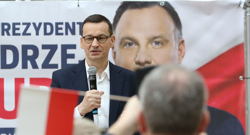 Zdjęcie: Premier Mateusz Morawiecki podczas kampanii prezydenckiej Andrzeja Dudy w Legnicy. Fot. Andrzej Trzeciak