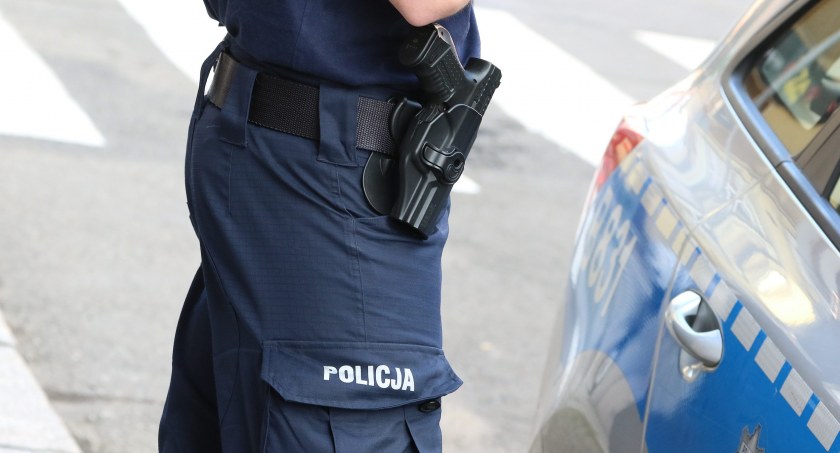 Zdjęcie: Policjant. Fot. Andrzej Trzeciak