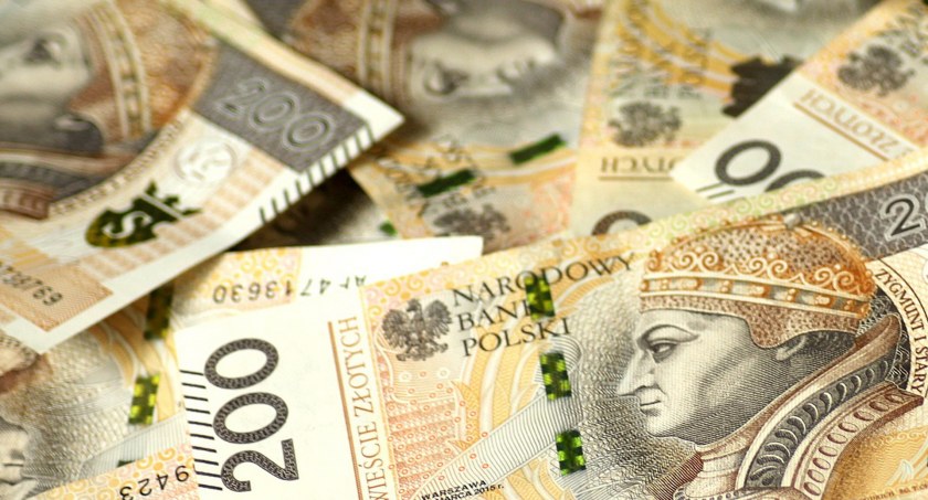 Zdjęcie: polskie banknoty o nominale 200zł