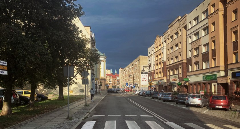 Zdjęcie: ulica w centrum Legnicy Fot.: Aga Jackiewicz
