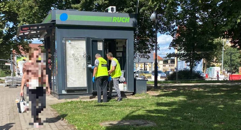 Zdjęcie: kiosk w Legnicy  Fot.: czytelnik 
