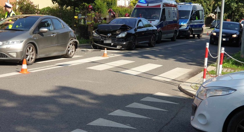Zdjęcie: rozbite samochody Fot.: Andrzej Trzeciak