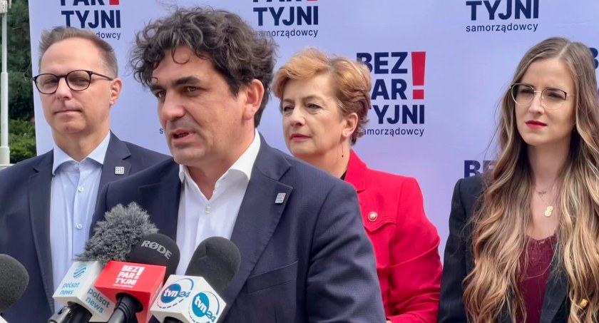 Zdjęcie: Krzysztof Maj, rzecznik prasowy bezpartyjnych Samorządowców, wicemarszałek Dolnego Śląska. Fot. Bezpartyjni Samorządowcy