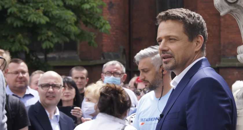 Zdjęcie: Czerwiec 2020 r., kampania prezydencka. Rafał Trzaskowski w Legnicy. Fot. Piotr Kanikowski