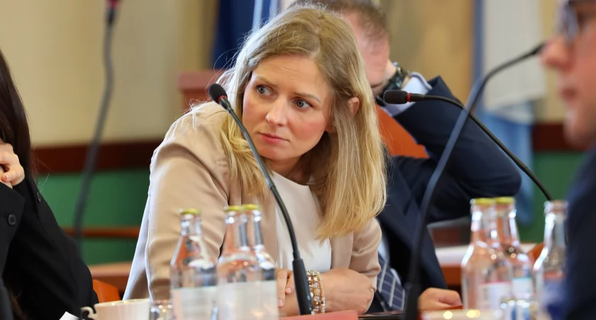 Zdjęcie: Radna Karolina Jaczewska-Szymkowiak (Koalicja Obywatelska). Fot. Andrzej Trzeciak