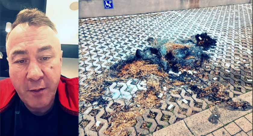 Zdjęcie: Arkadiusz Lewandowski i resztki spalonej kukły przed WIOŚ we Wrocławiu. Źródło: WIOŚ, Facebook/ Odpady w Czernikowicach