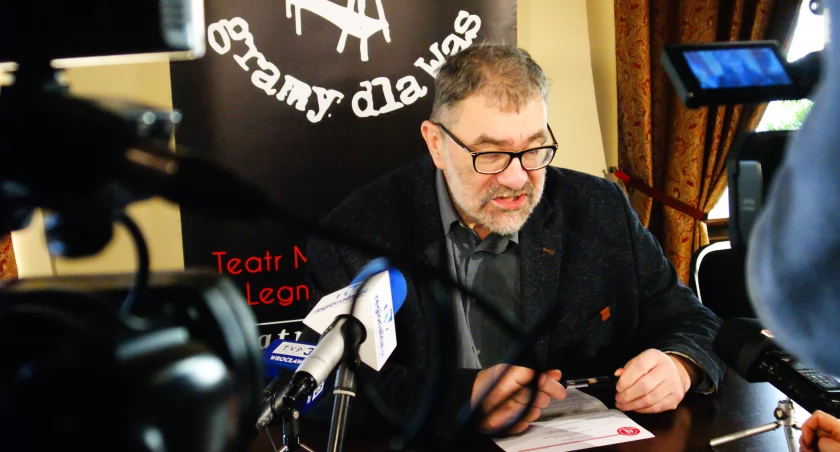 Zdjęcie: Jacek Głomb, dyrektor Teatru Modrzjewskiej w Legnicy. Fot. Piotr Kanikowski