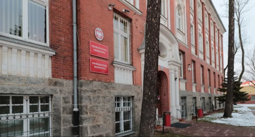Zdjęcie: Siedziba legnickiej prokuratury. Fot. Andrzej Trzeciak