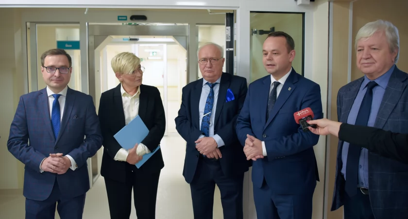 Zdjęcie: Otwarcie oddziału zakaźnego w Wojewódzkim Szpitalu Specjalistycznym w Legnicy. Fot. Aga Jackiewicz