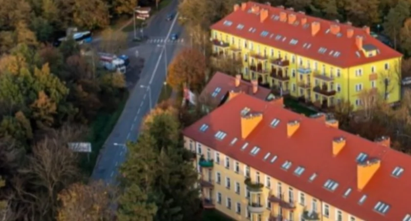 Zdjęcie: Ulica Złotoryjska i osiedle TBS. Fot. Urząd Miasta w Legnicy