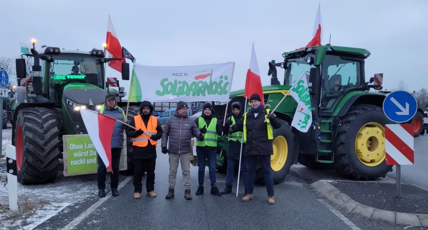 Zdjęcie: Reprezentacja rolniczej Solidarności na proteście rolników w Niemczch. Źródło: Facebok.pl/ NSZZ Rolników Indywidualnych 