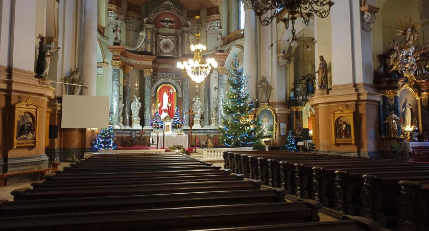 Zdjęcie: Wnętrze kościoła św. Jana Chrzciciela w Legnicy. Fot. Andrzej Trzeciak